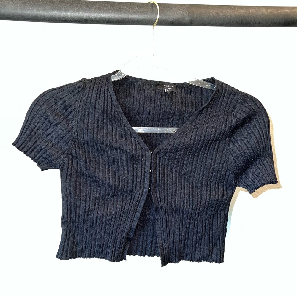 Eyelet Closure Crop Top